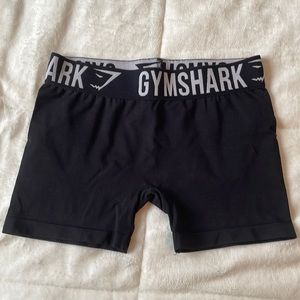 XS Gymshark Fit Shorts//Black🖤/ Mid Rise